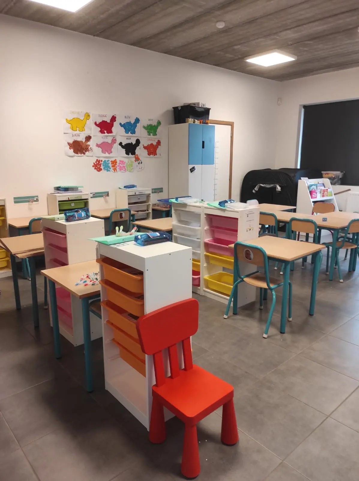 Salle de classe et ses espaces de rangement